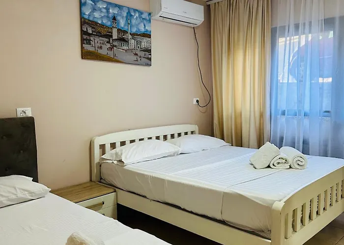 Pazari I Ri: Cozy Tirana